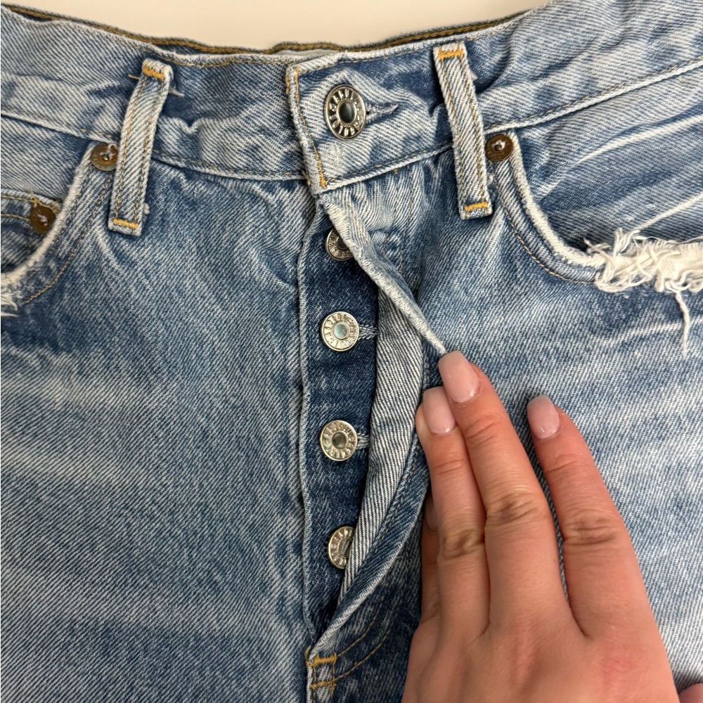 Agolde Dee High Rise Light Blue Distressed Jean Shorts Size 26 - Picture 5 of 7